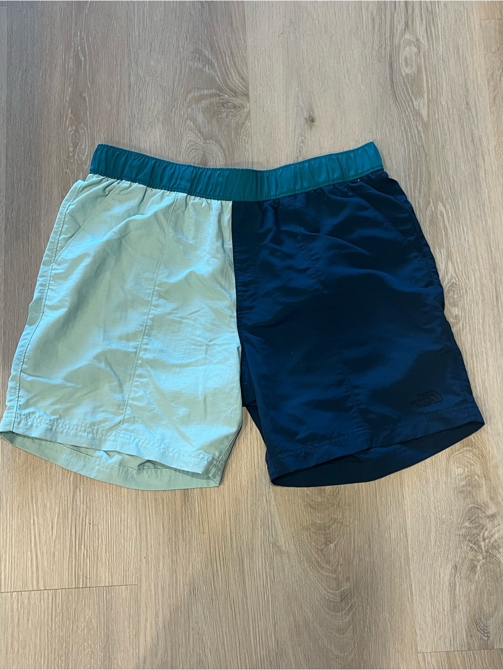 North Face Shorts Trunks Large